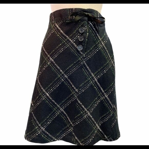 Dalia plaid skirt button and ribbon tie detail - Picture 7 of 7